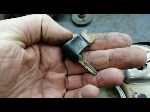 Видео: Иж Юпитер 2 1967 год - спас из металлолома раннюю двойку.