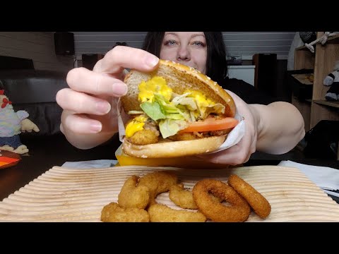 Видео: Мукбанг 🍔 Бургер Кинг Ангус с лисичками, Чикен Жульен, Роял Фри с лисичками