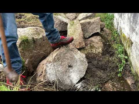 Видео: Древний способ раскалывания гранитных пород с использованием только ручных инструментов