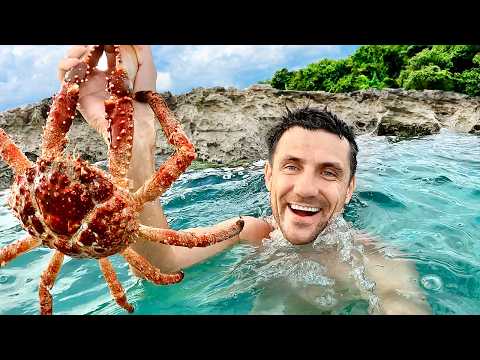 Видео: ЛОВЛЮ БОЛЬШИХ КРАБОВ РУКАМИ. В ПОИСКАХ НЕОБИТАЕМОГО ОСТРОВА