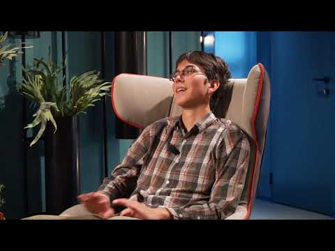 Видео: Как сдать ЕГЭ на 400? Интервью с 400-балльником Русланом Салимгареевым | MindUP