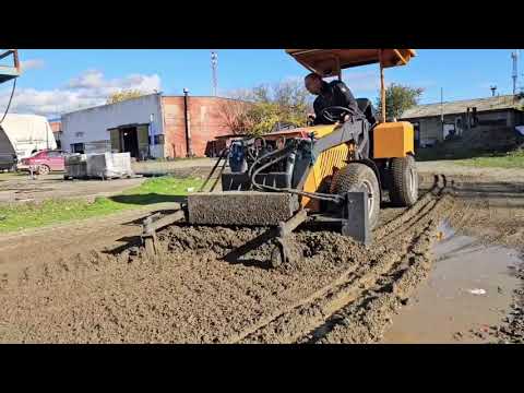 Видео: Работа планировочного грейдера. Мини-трактор Бел-Трак.