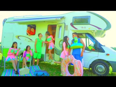 Видео: Забавно ПЪТЕШЕСТВИЕ НА МАЖОРЕТКИ И БАСКЕТБОЛИСТИ I Тийнейджъри наели кемпер и си тръгнали!