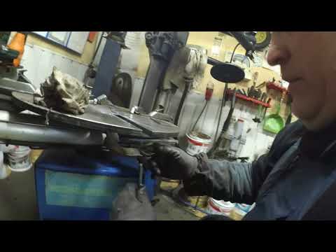 Видео: Шиномонтаж Брест : уход за станками