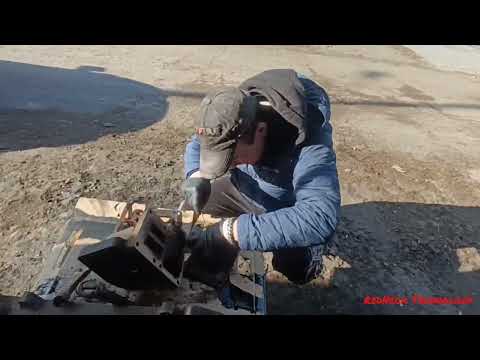 Видео: Cummins N14+ Про Теплообменник, Установка Заглушки вместо Масляного Термостата