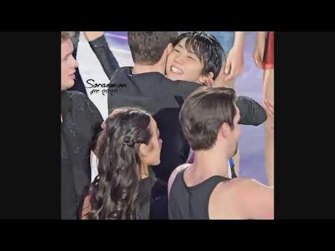 Видео: Юзуру заставляет парней и девушек влюбляться Yuzuru makes boys and girls fall in love
