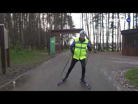 Видео: Там, на неведомых дорожках: лыжероллеры и пешеходы встретились в «Соколке»