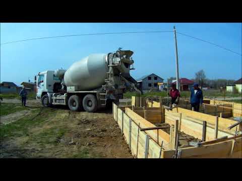 Видео: МПС Алматы. ПКСТ "Первомайский". Прием бетона под фундамент времянки 13.5*4.8 м. 14.04.2018.