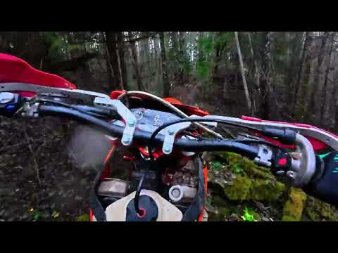 Видео: Пробная гонка ШумЭндуро "камень"