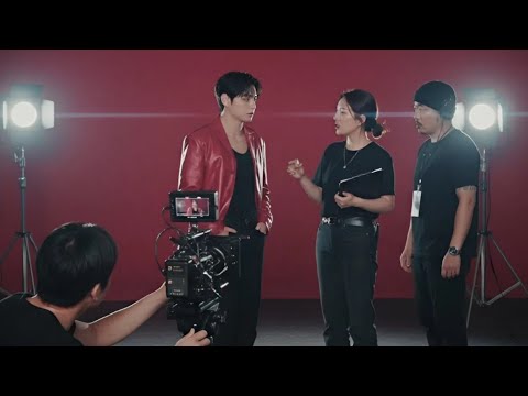 Видео: Только что вышло новое видео Тэхёна «TIRTIR» — визуальные эффекты взорвали интернет!