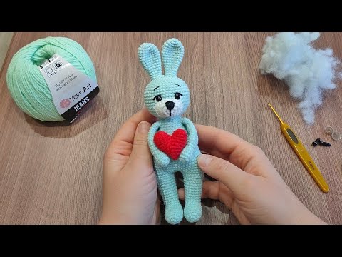 Видео: Зайчик Валентин || Попетельный мастер-класс крючком || Часть 2||