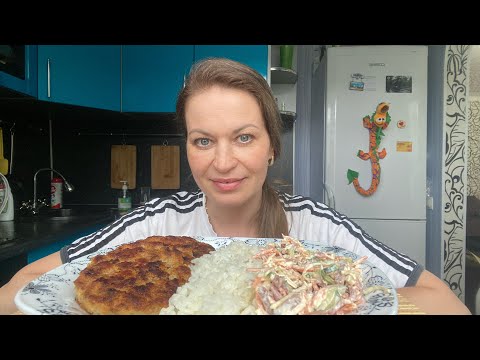 Видео: МУКБАНГ БИФШТЕКСЫ С РИСОМ САЛАТ С КОЛБАСОЙ СЫРОМ И МОРКОВЬЮ/MUKBANG ЕДА ОБЖОР