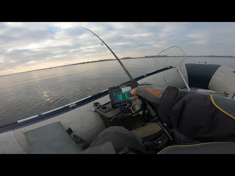 Видео: Троллинг это рыбалка или нет?  Ловля щуки осенью.