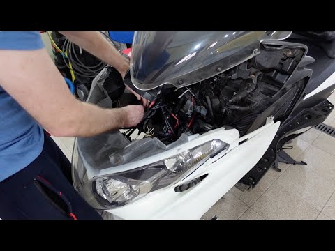 Видео: Обслуживание вилки Suzuki Burgman Skywave k7 ч1 (Разборка переднего пластика)