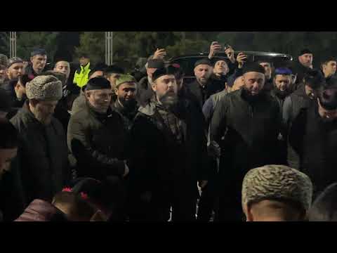Видео: Саламбек  (Гараев Абдула кхелхин тезет)  (05.10.2025)
