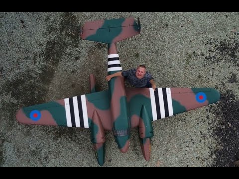 Видео: Beechcraft Model 18 Постройка самолета на радиоуправлении. (Фильм№10 покраска модели самолета )