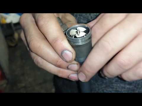 Видео: Снимаем прикипевшие форсунки Opel corsa 1.3 турбо дизель