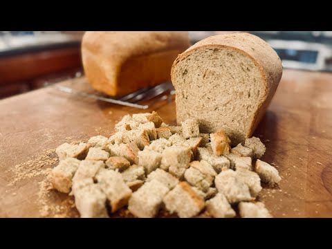 Видео: Праздничный хлеб с начинкой!