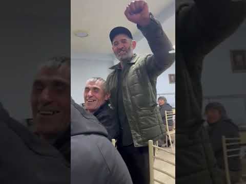 Видео: Отдушинская даргинская песня под гармошку. Веселая получается компания