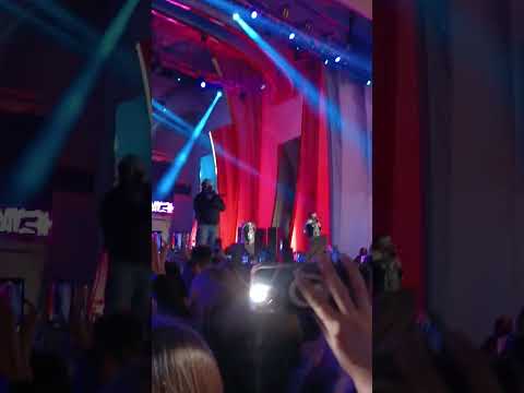 Видео: Группа Gayazovs Brothers — Тимур и Ильяс Гаязовы. ВДНХ Москва