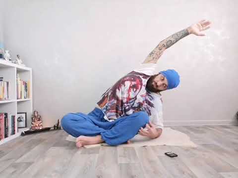 Видео: Баланс, скрутки и медитация для сердца