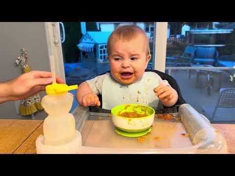 Видео: 9-месячный малыш пробует чили! (Милое на свете!!)