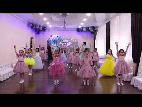 Видео: "Выпуск 2021" вход детей