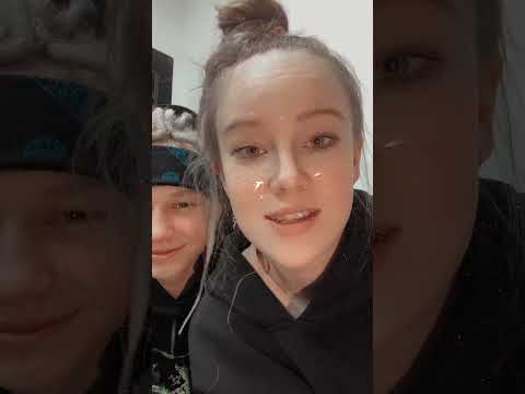 Видео: 🔔 #Эфир: @ivanstarmusic 👨‍🦳 и #Элина_Гильманова 👩 →  #поют🎤, #отвечают #на #вопросы 💬🤳🏻 | 11.12.2021