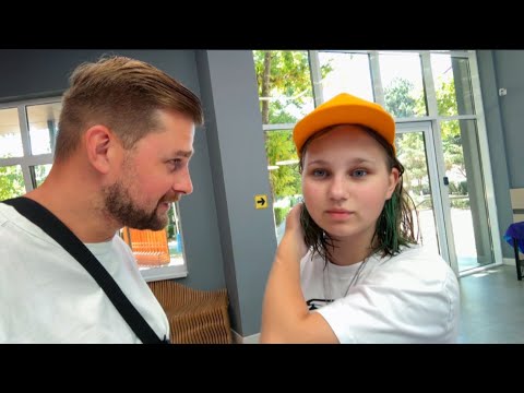 Видео: ВЛОГ Алиса ПОПРОСИЛА привезти полотенца в ЛАГЕРЬ ! Мой новый маникюр 💅 Лёша сделал шпалеру для роз 🌹