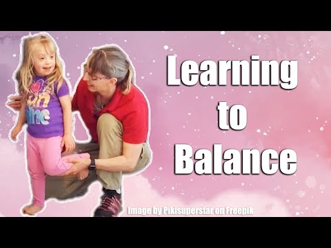 Видео: Встать на 1 ногу, удерживая одну ногу сзади: физиотерапия для ребенка с низким тонусом № 142а