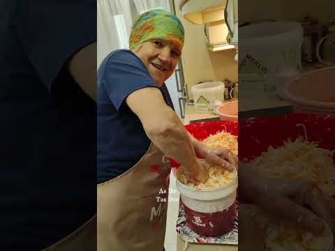 Видео: Квашеная капуста с морковкой 