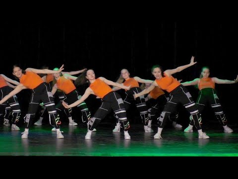 Видео: Финальный номер всего коллектива с мамами