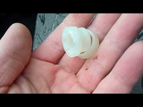 Видео: Лада гранта.Замена втулки трапеции стеклоочистителя без снятия легко