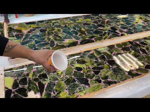 Видео: Шкаф из камней, пенопласта и эпоксидки. Интересная техника декорирования пигментами хамелеон