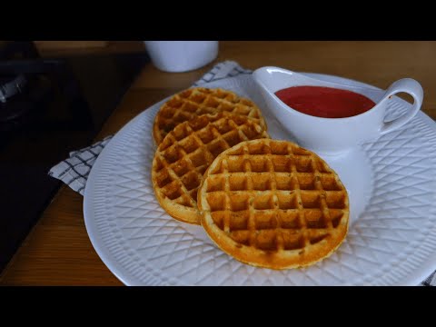 Видео: Вкуснейший завтрак ВАФЛИ С КЛУБНИЧНЫИ ПЮРЕ постный рецепт//Постная выпечка//веган