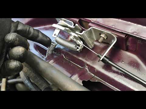 Видео: НЕ ОТКРЫВАЕТСЯ / НЕ ОТКИДЫВАЕТСЯ капот ВАЗ-2107