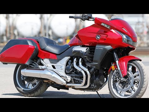 Видео: Honda CTX 1300  - НеоКруизер с V4 !