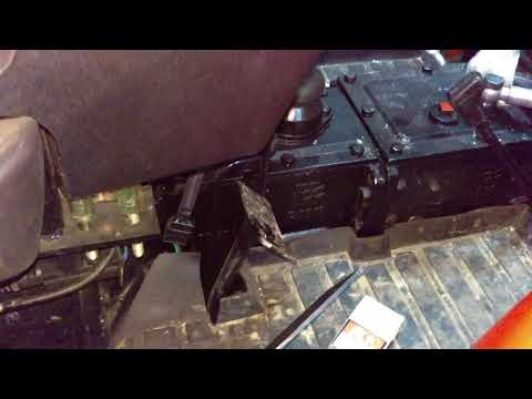 Видео: Краткий видеообзор DF 244 и подключение гидрораспределителя. Часть 2