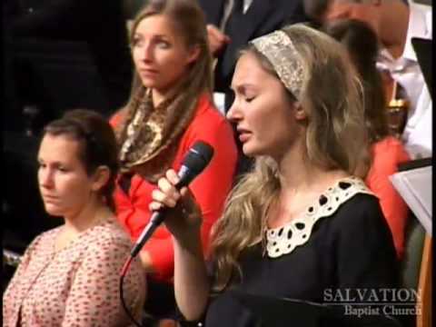 Видео: Стихотворение Молитва у храма -Лариса Гиденко