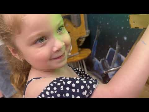 Видео: Выставка роботов