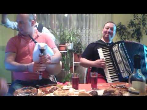 Видео: НА ГОСТИ В СЕМЕЙСТВО ПЕТКОВИ