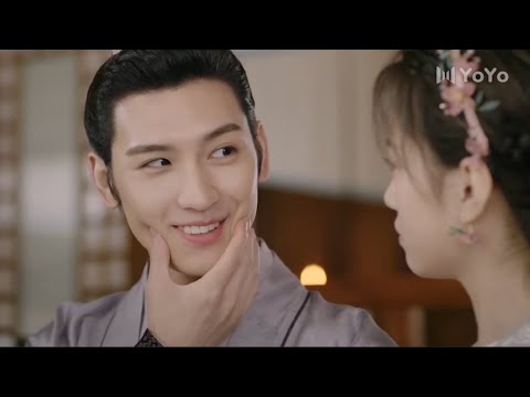 Видео: Он ярко улыбнулся, услышав, как его прекрасная жена ценит его и любит.