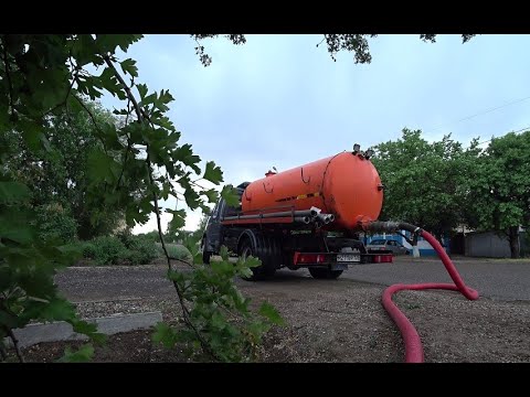 Видео: Ассенизатор в деле / Рабочие будни / Валдай