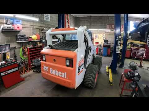 Видео: Повторное уплотнение подъемного цилиндра Bobcat