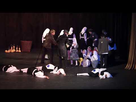 Видео: Пълна зала аплодира спектакъла „Менора“