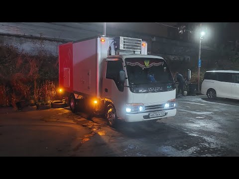 Видео: Isuzu elf 4hg1 переносим топливный фильтр на раму возле бака)))