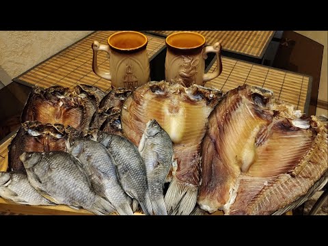 Видео: Вяленый карась | 3 способа, как вкусно завялить карася | Как солить и сушить рыбу летом, в жару