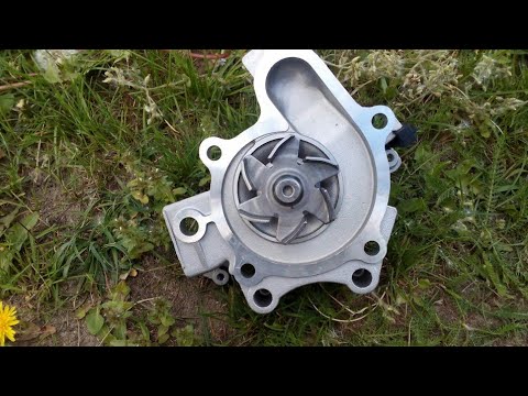 Видео: ЗАМЕНА ПОМПЫ, САЛЬНИКА КОЛЕНВАЛА И РАДИАТОР.