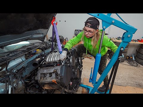 Видео: Сдернула ДВИЖОК вместе с КОРОБКОЙ! Разбираю Audi Quattro!