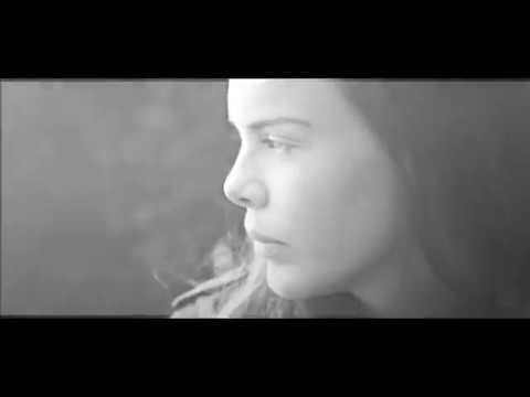 Видео: Крис и Ева-малышка любит дилера(Chris & Eva)